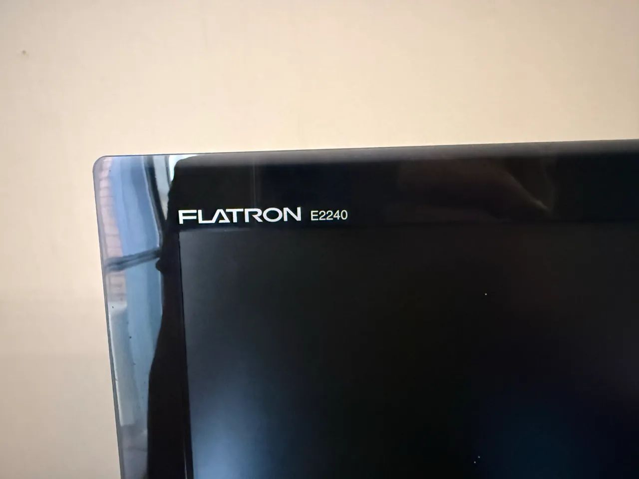 Monitor LG Flatron E2240 usado - Foto 2