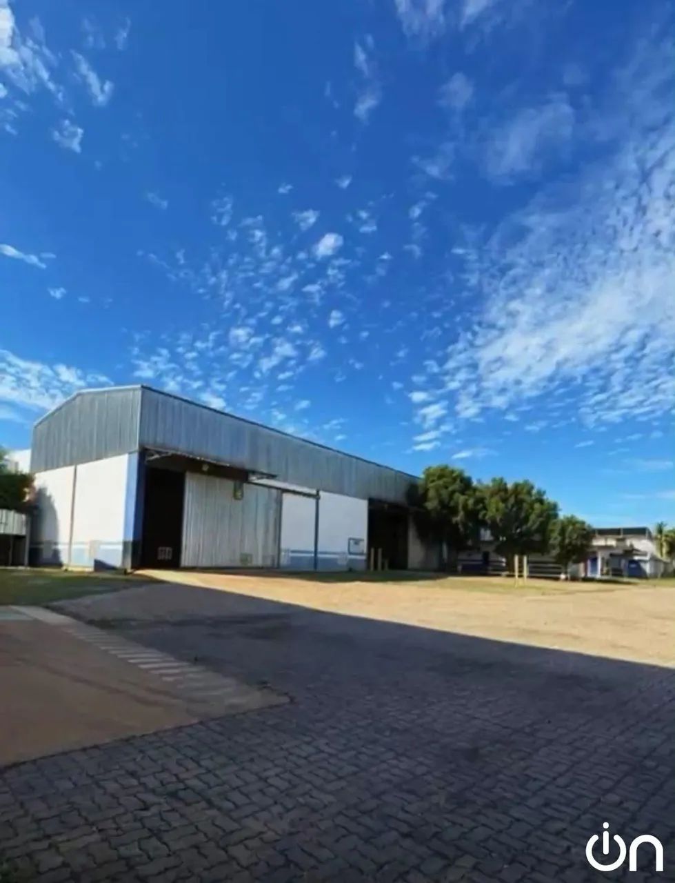 BARRACÃO EM COND 400 M2 | BR 364 | FACIL ACESSO | 9 M PE DIRETO |CONCRETADO REF: 784