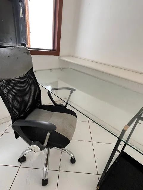 Mesa e Cadeira para Escritório - Foto 3