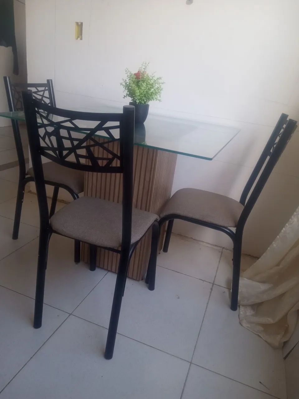 Mesa vidro 4 cadeiras  - Foto 2