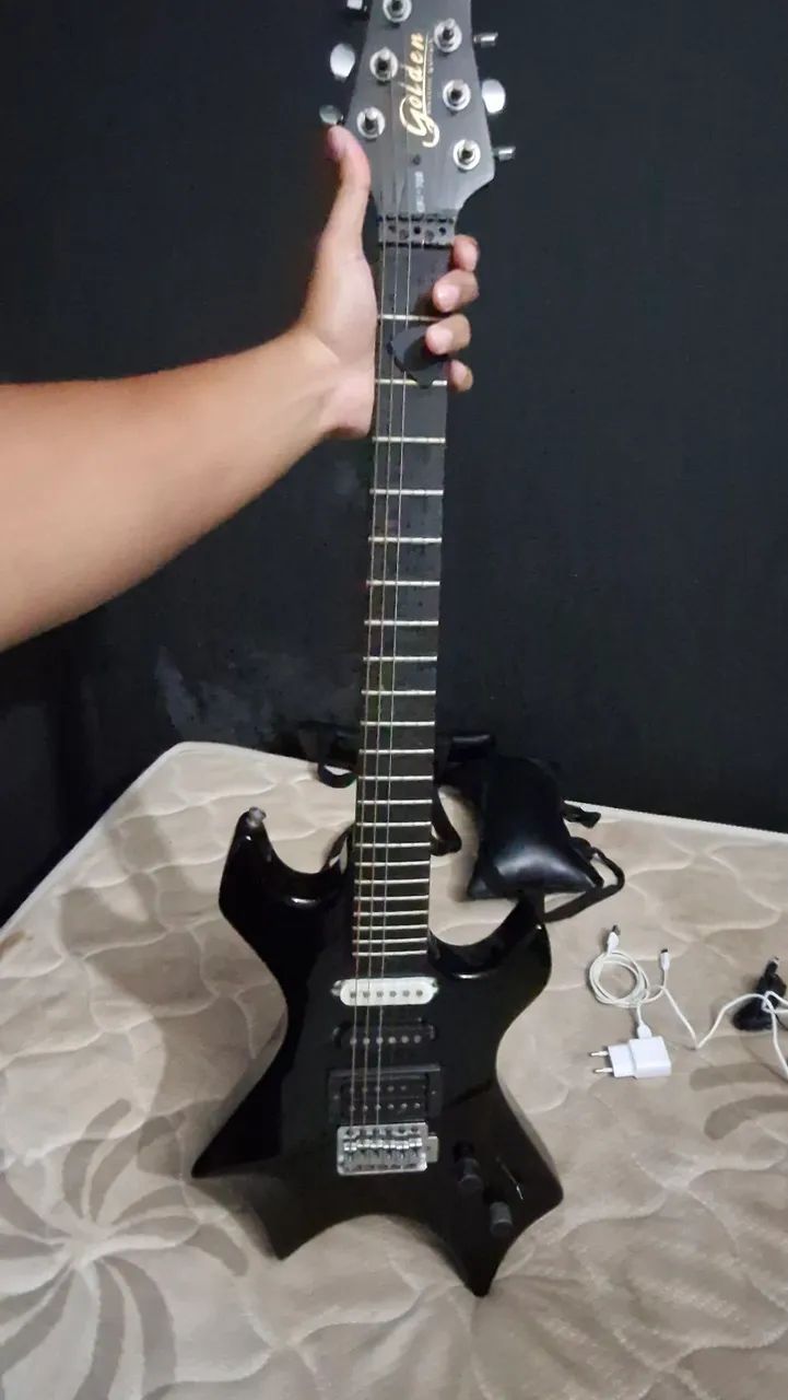 Guitarra Golden GMAP 556 