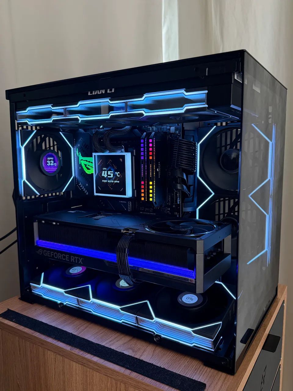 PC Gamer High-End Ryzen 9 9950X3D2 + 5080 ROG Astral