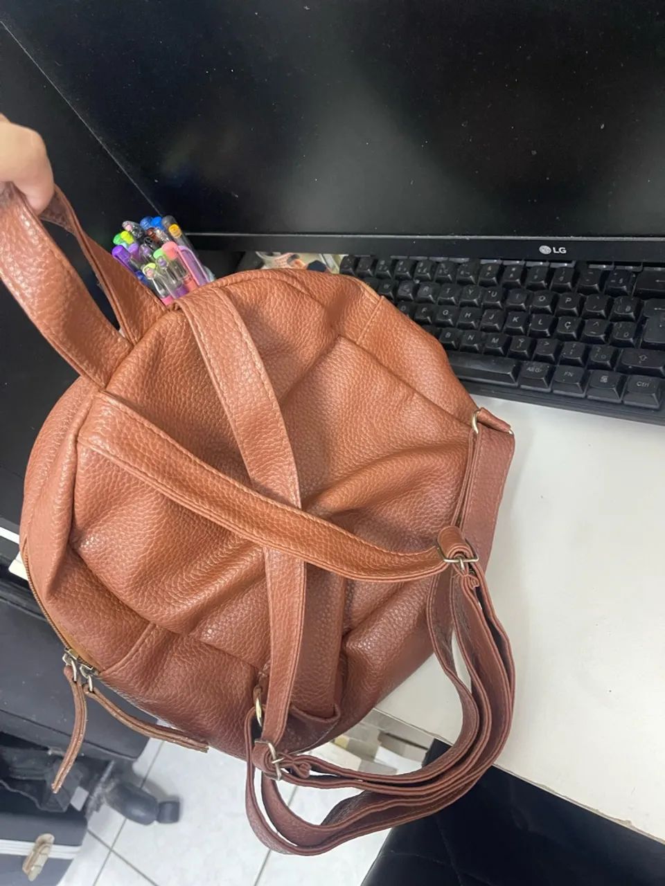 Mochila marrom couro - Foto 2