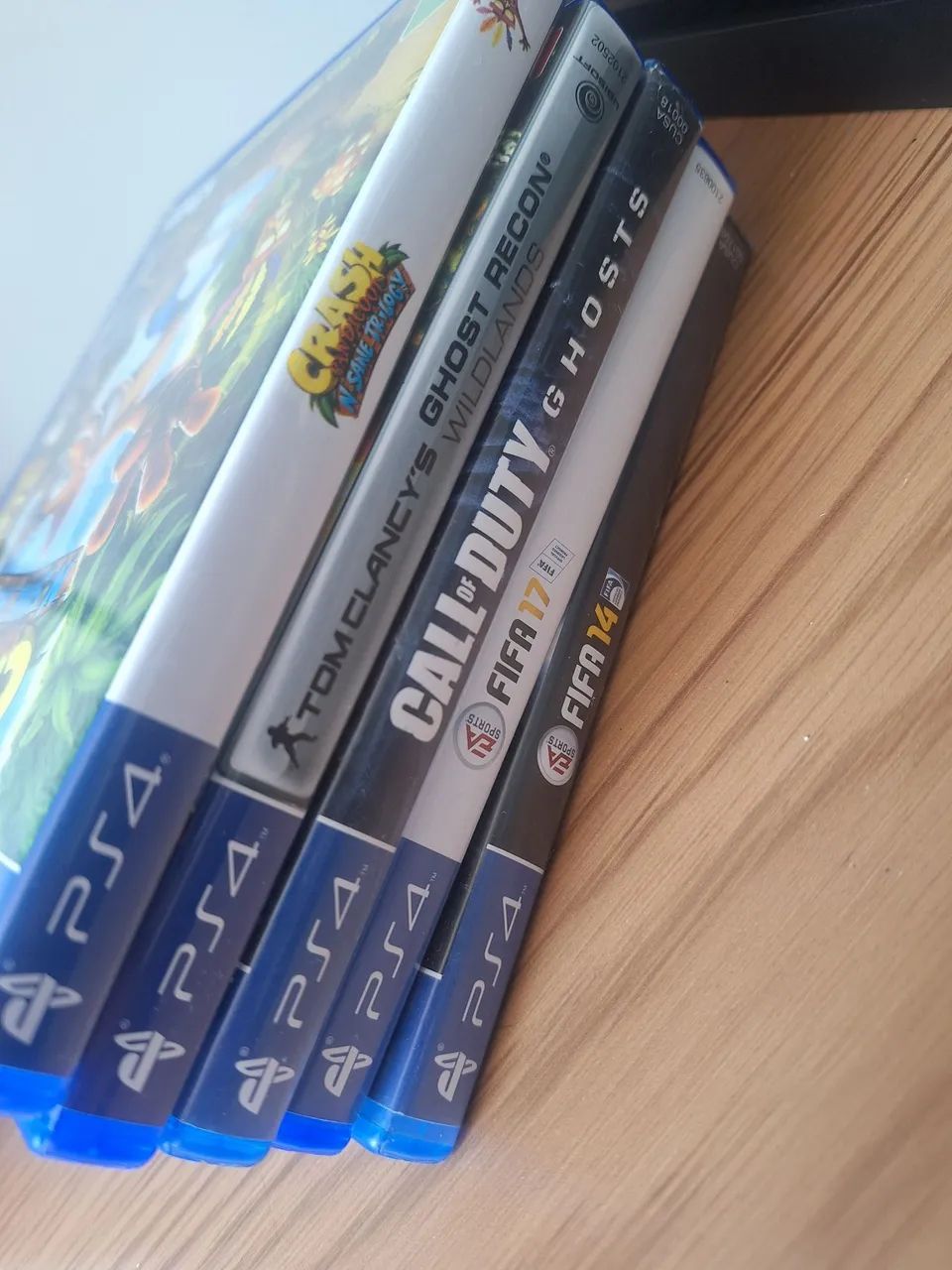 PLAYSTATION 4 + 2 controles e jogos - Foto 4