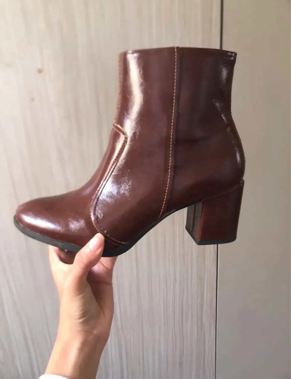 Bota marrom 