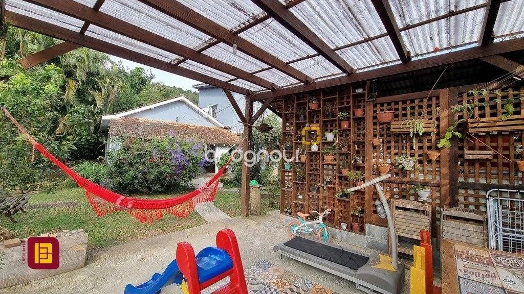 Casa com 5 dormitórios no Sambaqui - Foto 3