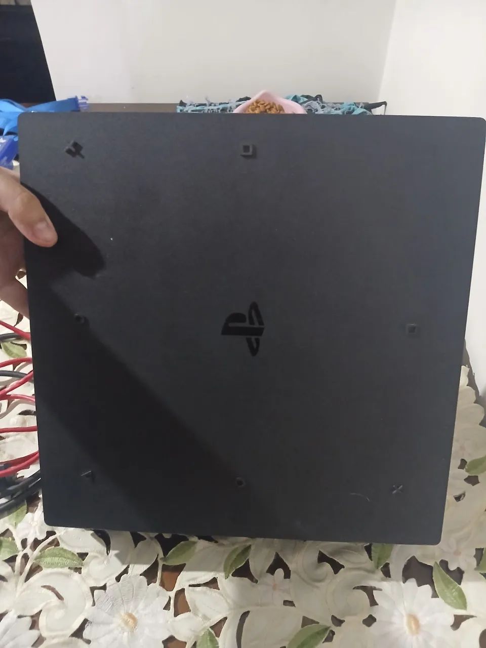 PS4 PRO COM 4 JOGOS 