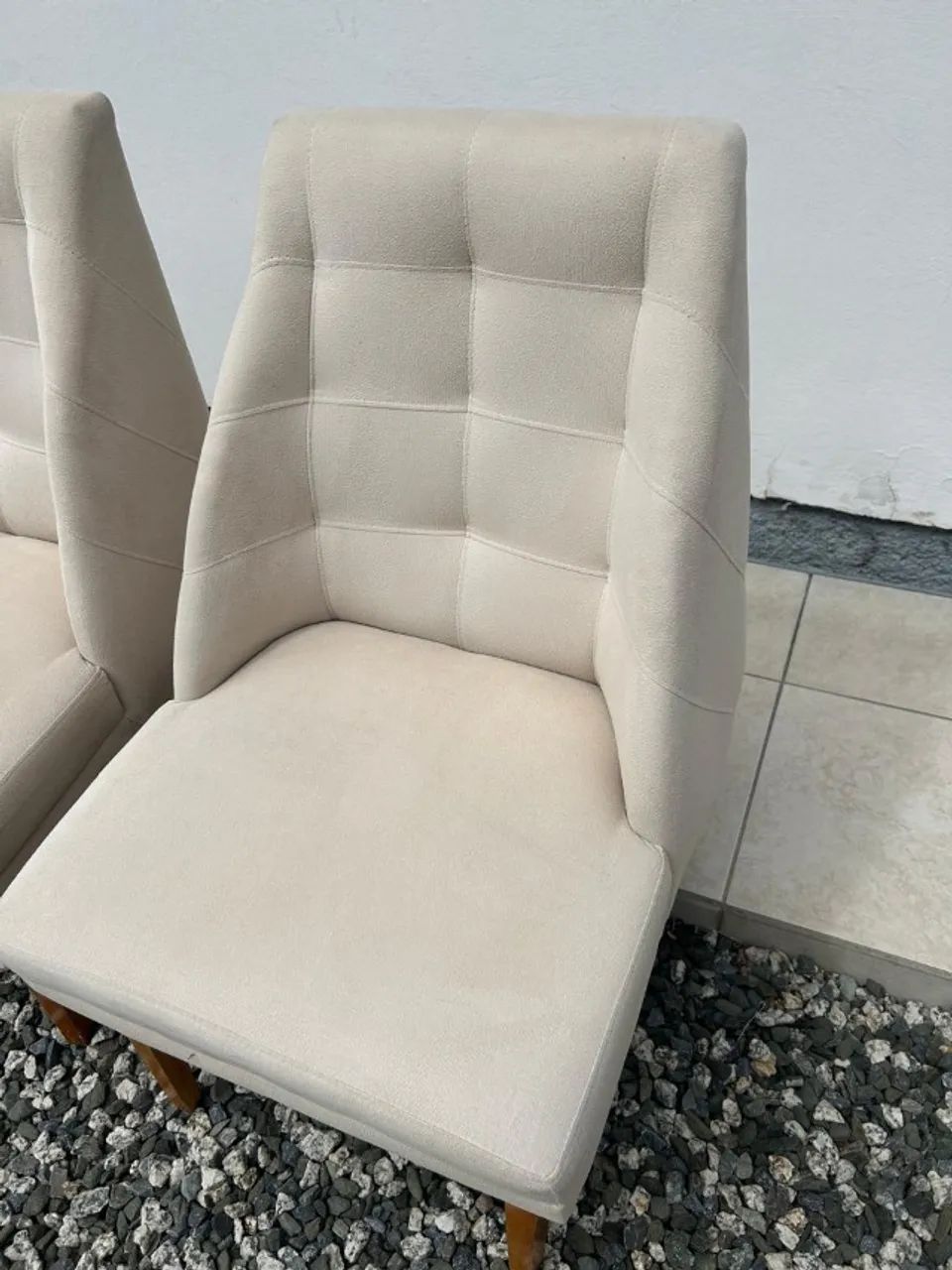 Conjunto com 4 cadeiras estofadas em bom estado - Foto 4