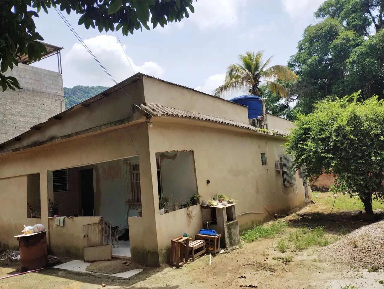 Vendo uma casa 