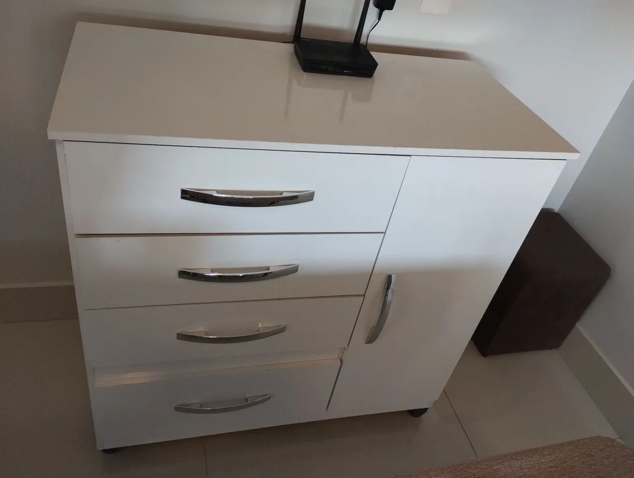 Cômoda branca