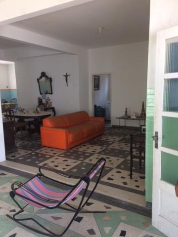 Duas Casas com Área Muito Interessante para Construtora