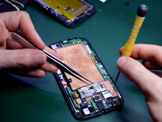 Assistência Técnica Especializada Para todos Smartphones e Iphones - Foto 2