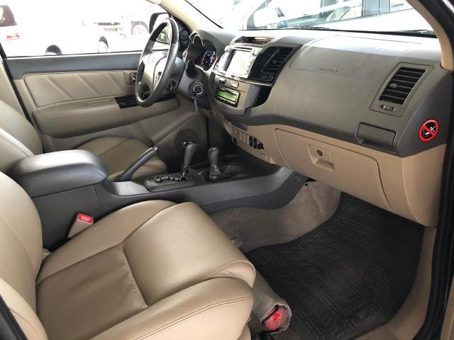 Toyota Hilux SW4 SRV_3.0D4-D_AUT._4X4_7LgareS_ExtrANoA_LacradAOriginaL_RevisadA_ - Foto 10