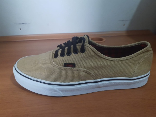 vans authentic 42