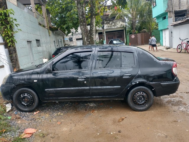 Renalt Clio Sedan completo. 1.0 2004/05