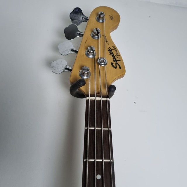 Baixo Fender Squier JBass 4 cordas