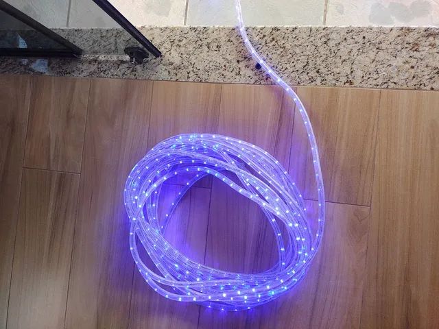 Mangueira de led azul.