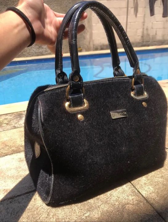 Bolsa de Ombro Viravolta Preta