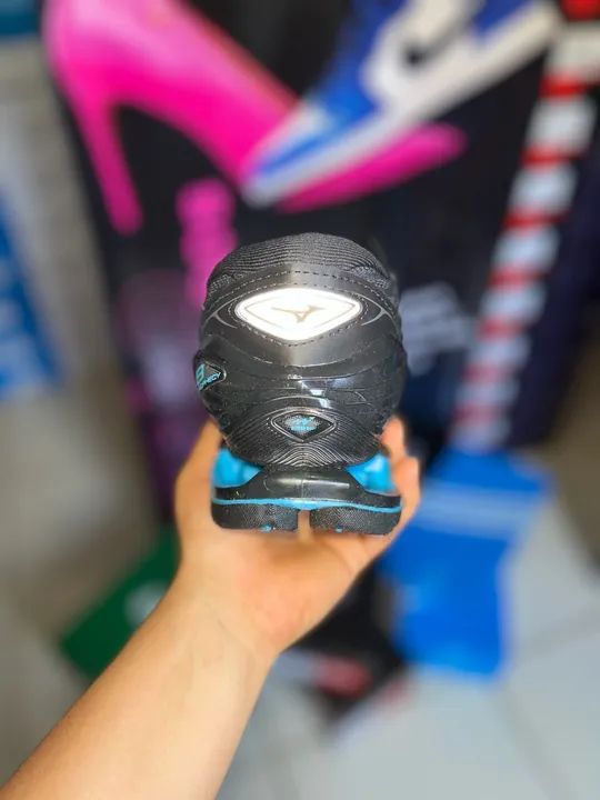 Tênis Mizuno Cinza primeira linha  - Foto 2