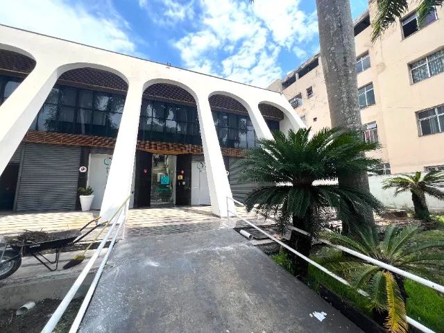 Alugo Loja Comercial em Santa Lúcia com 100m² e 1 Vaga - R$ 4.800,00