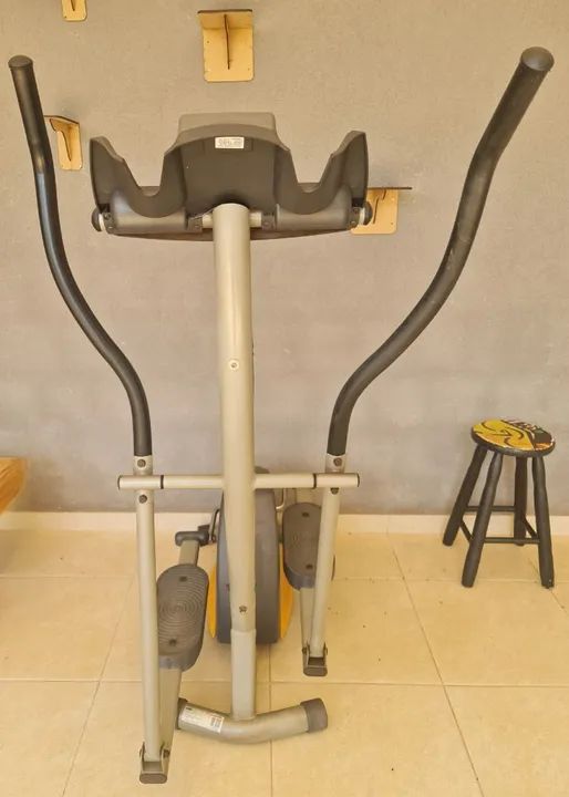 Elíptico Atlético 330e - Funcionando mto bem - Foto 2