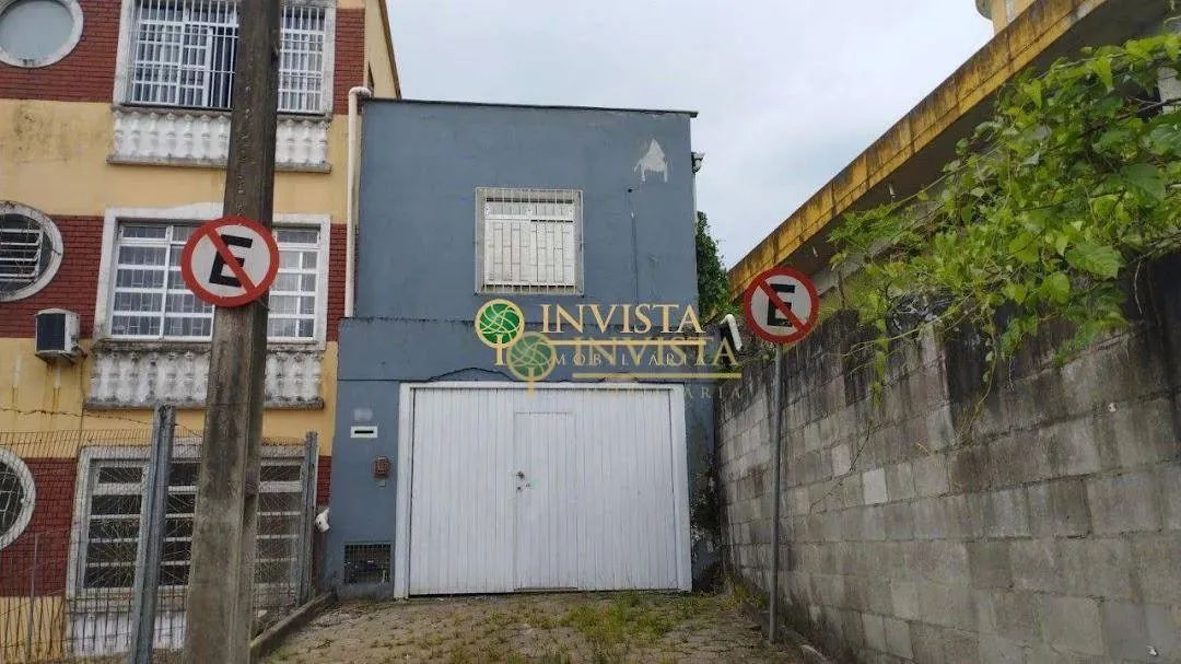 Terreno de 490m² no Centro - Á venda em Florianópolis