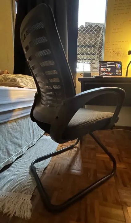 Cadeira Estofada com Tela - Conforto e Estilo! - Foto 2