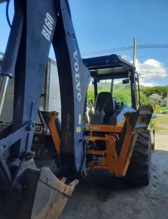 Trator Volvo - Excelente estado - Foto 3