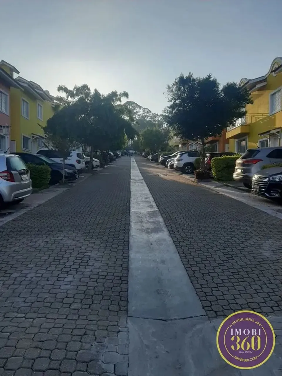 Sobrado à Venda em Vila Carrão, São Paulo - SP