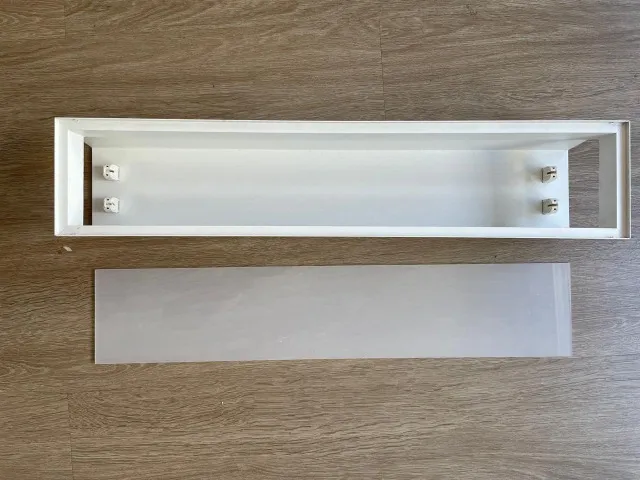 Luminária de embutir nova com lâmpadas