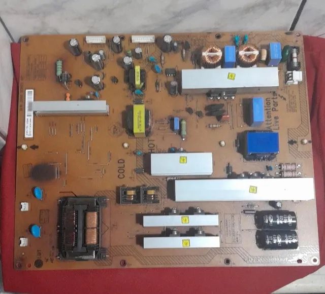 Placa Fonte Tv Lcd Philips 40 Pol. - Mod. 40PFL3606D/78 (Para Conserto ou Tirar Peças) - Foto 3