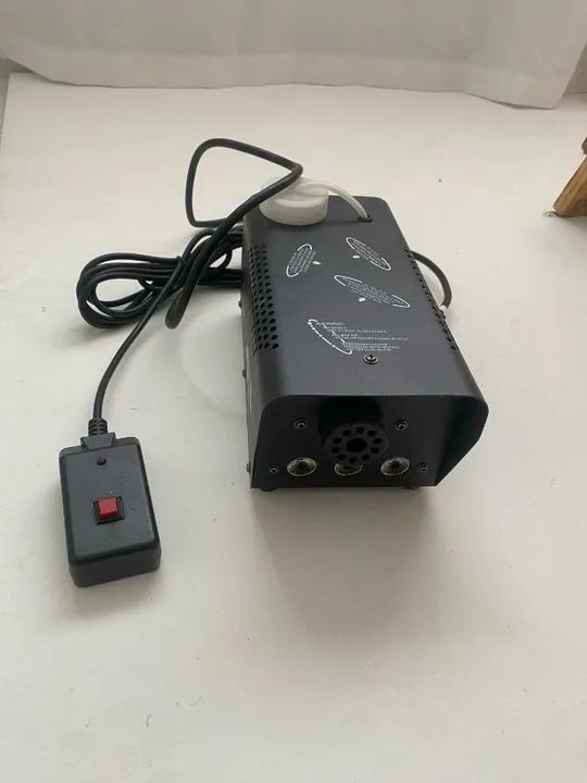 Máquina de Fumaça 220V - NOVA + 1,5L de Glicerina + Controle Remoto