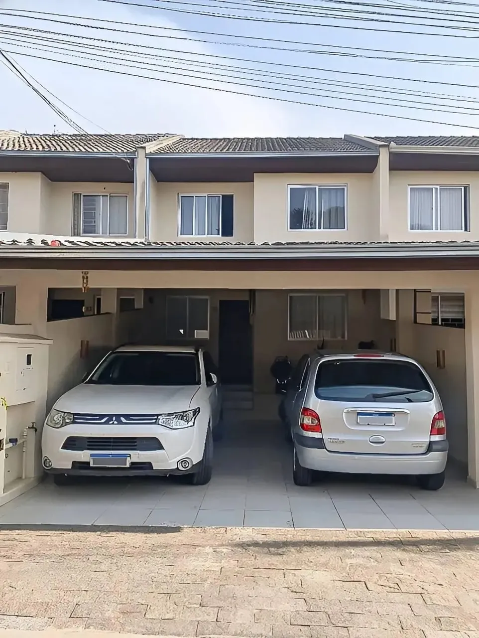 Sobrado em Condomínio Fechado à Venda no Santa Cândida - Curitiba