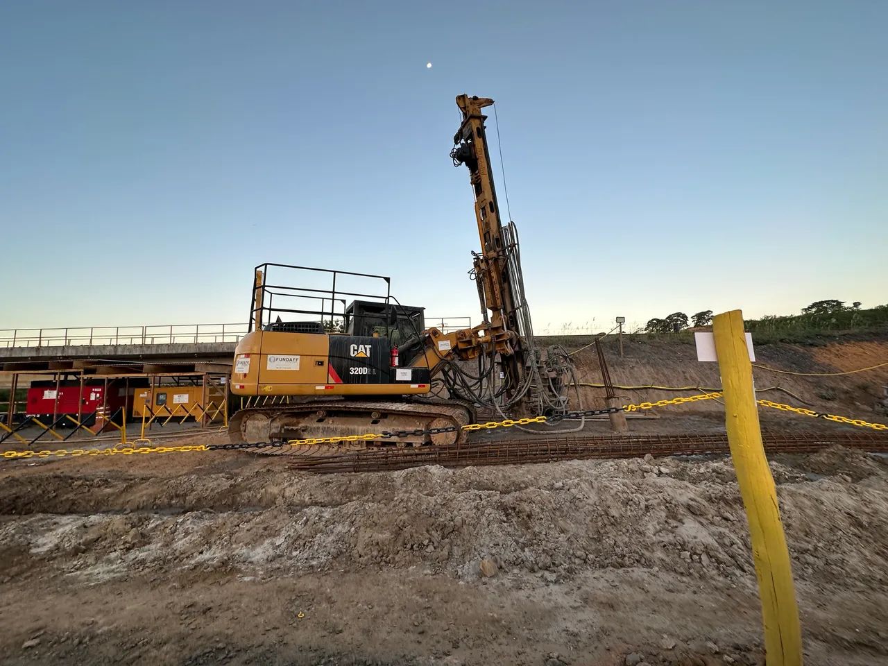 Perfuratriz para estaca raiz 