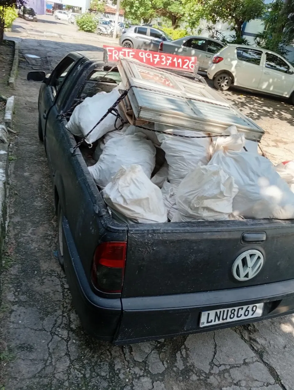Retirada de entulhos , móveis velhos, galhos de árvore