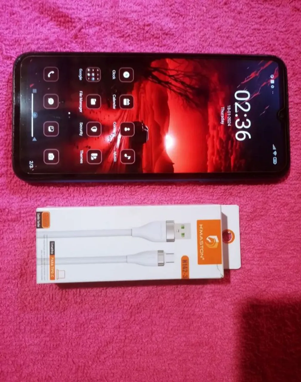 Celular praticamente novo