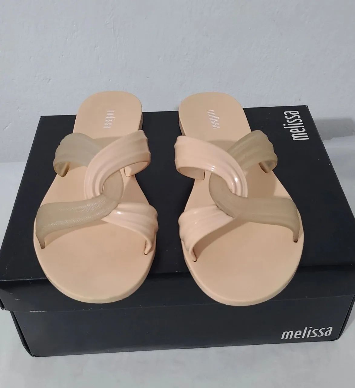 Sandália da Melissa Bege N° 37/38, bonita, original, bem confortável, macia de andar.  - Foto 5