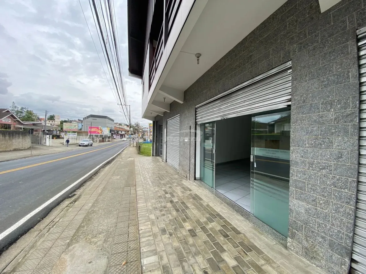 Sala comercial no bairro Água Verde, com aproximadamente 35 m²