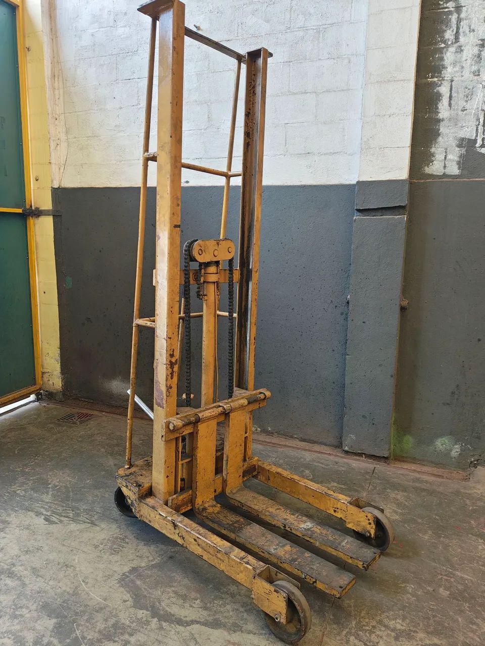 Empilhadeira manual 1 tonelada  - Foto 6