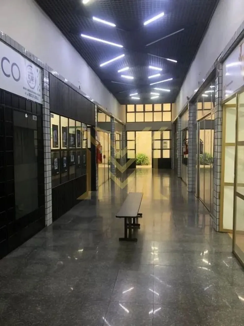 Sala para locação na Galeria Via Fratelli - Centro, Bauru