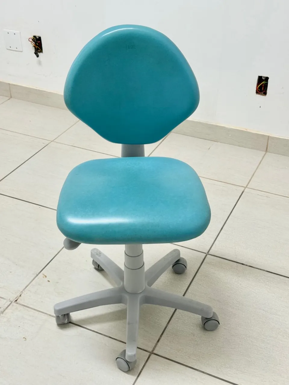 Cadeira Mocho Dabi Atlante profissional