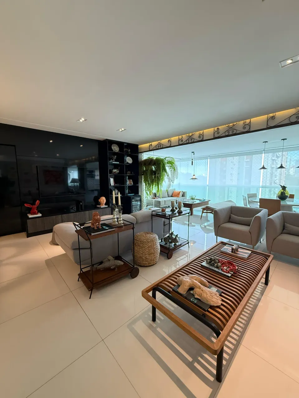 Apartamento para venda ou locação no diamond itaigara com 3 suites nascente e reformado