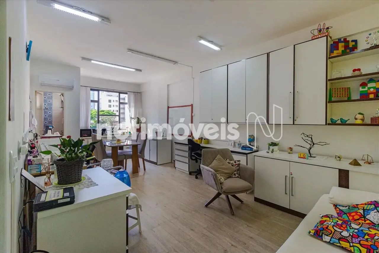Sala Comercial à Venda no Funcionários  Localização Privilegiada em BH