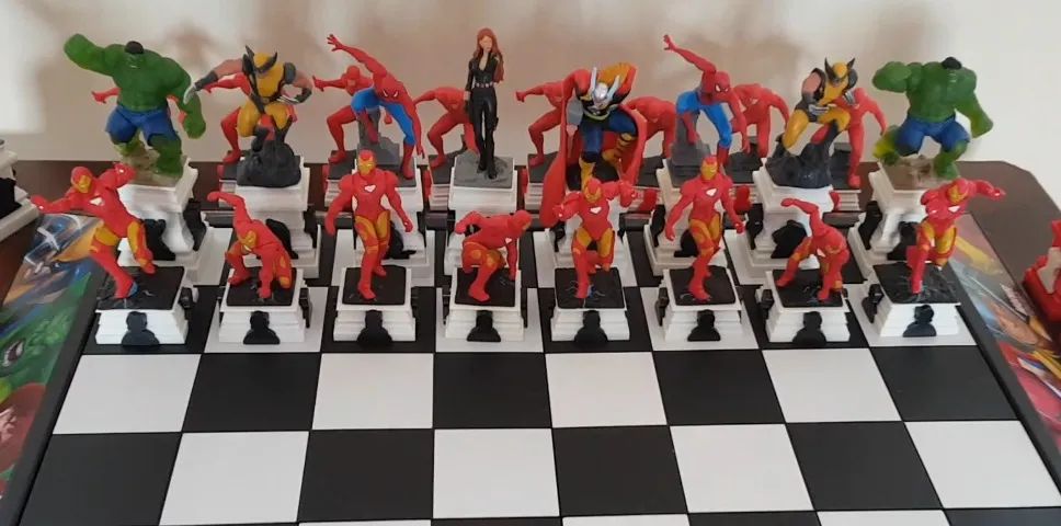 Xadrez Marvel Completo - 64 peças + Tabuleiro - Foto 5