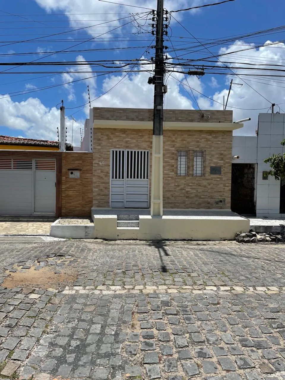 VENDO CASA NO PARQUE INDUSTRIAL, EMAÚS.