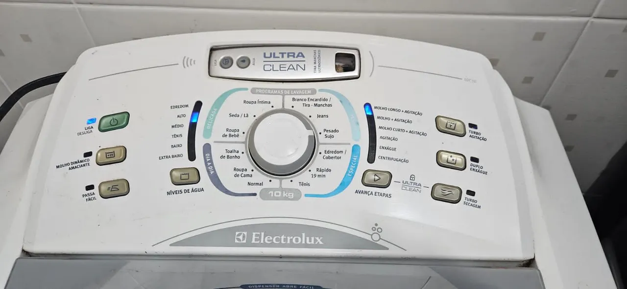 Máquina de Lavar Roupa Electrolux 10kg Ultra Clean