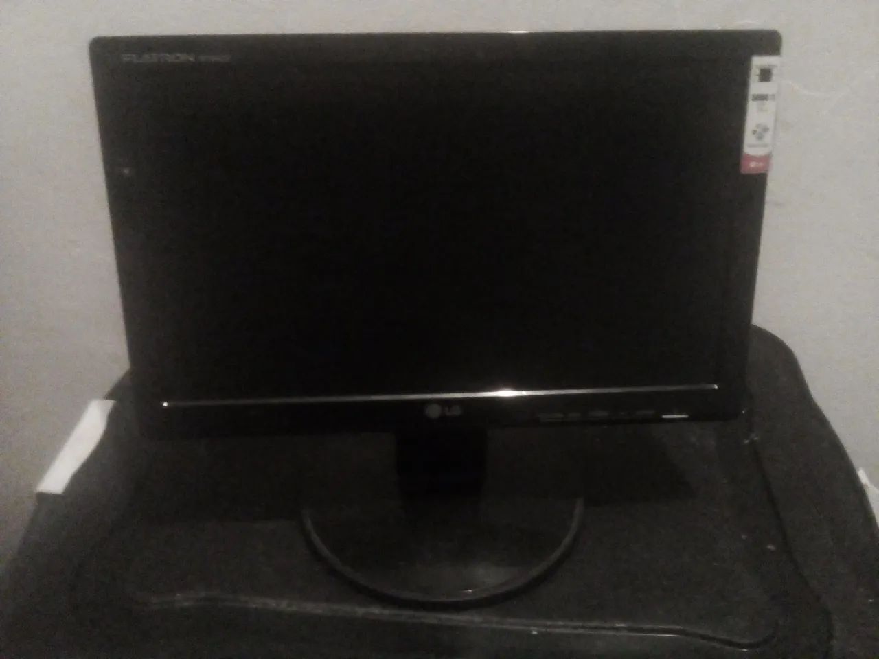 Monitor LG Flatron W1642S 15,6 pol tela liga e apaga