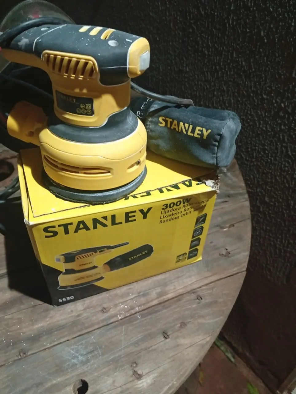 Lixadeira Roto Orbital 300W Stanley SS30