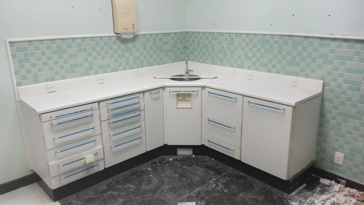 armário odontológico em perfeito estado