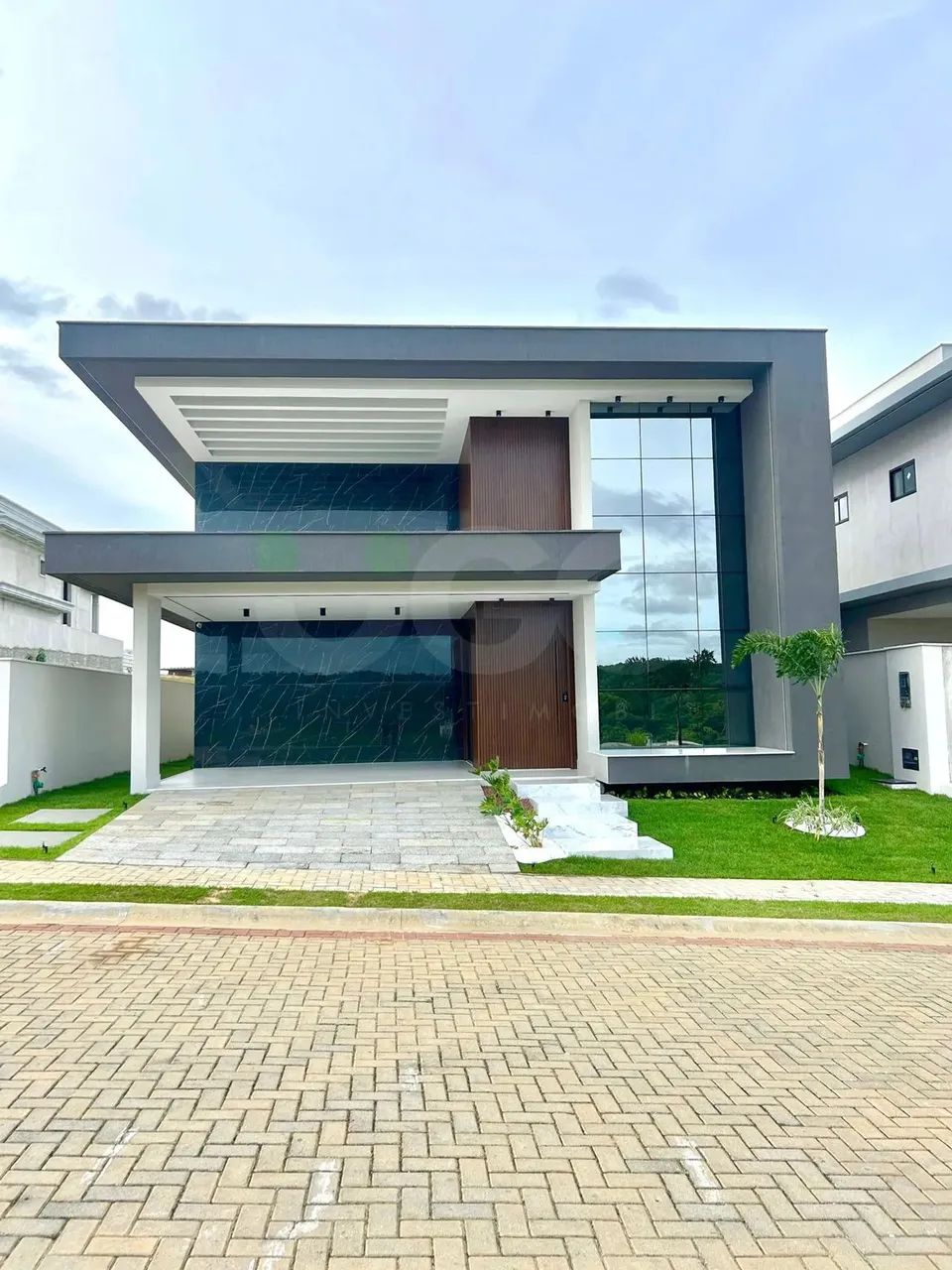Linda casa recém construída no Yby Natureza
